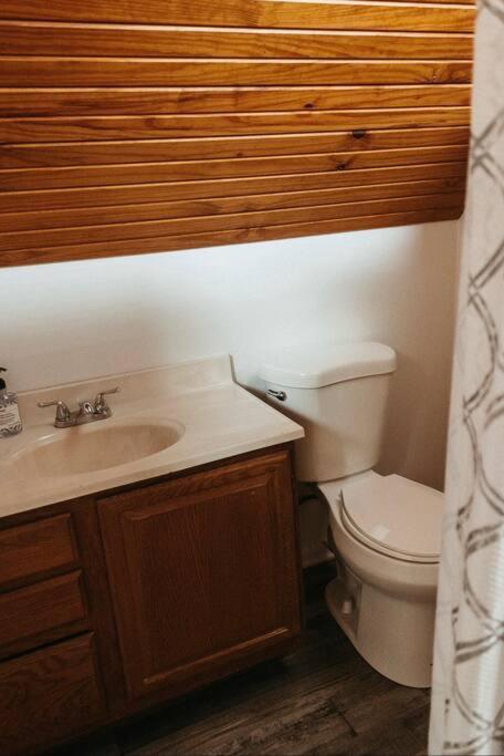 Bluebird Cottage, Walking Distance To Fairgrounds Hutchinson Exterior foto
